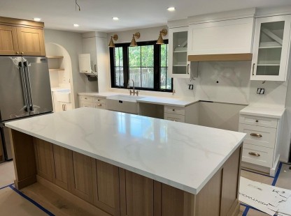 Full Kitchen - Large Island - Newmarket